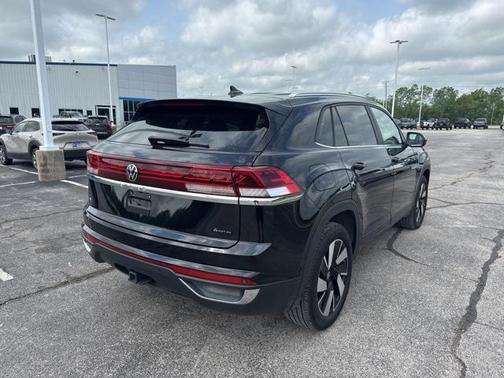 2024 Volkswagen Atlas Cross Sport 2.0T SE w/Technology 4MOTION