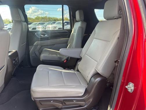 2022 Chevrolet Suburban 4WD Z71