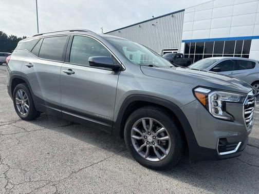 Sterling Metallic 2023 GMC Terrain SLT
