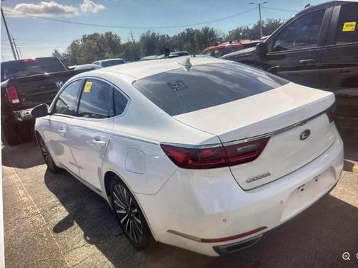 2017 Kia Cadenza Premium