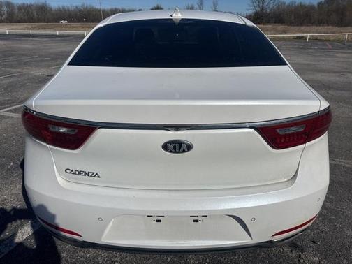 2017 Kia Cadenza Premium