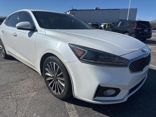 2017 Kia Cadenza Premium