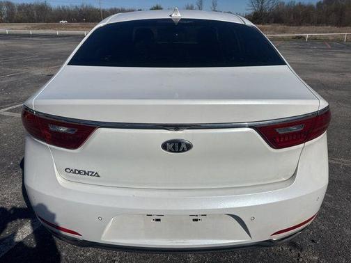 2017 Kia Cadenza Premium