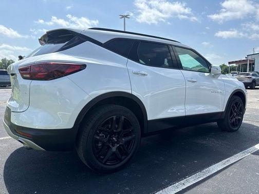 Iridescent Pearl Tricoat 2023 Chevrolet Blazer 3LT