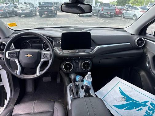 Iridescent Pearl Tricoat 2023 Chevrolet Blazer 3LT