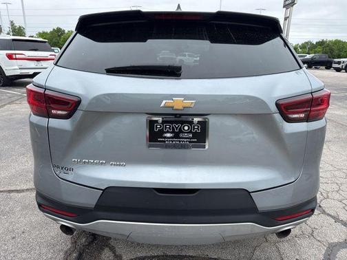 Sterling Gray Metallic 2025 Chevrolet Blazer 2LT