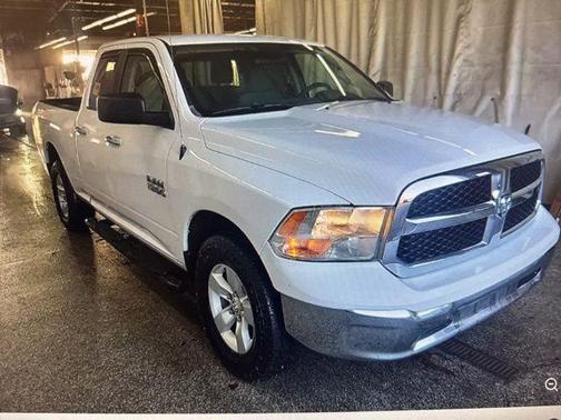 Bright White Clearcoat 2018 RAM 1500 SLT