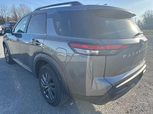 2024 Nissan Pathfinder SV 4WD