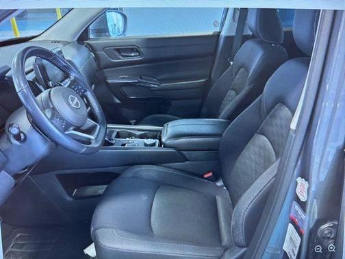 2024 Nissan Pathfinder SV 4WD