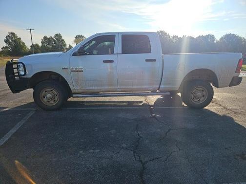 2017 RAM 2500 Tradesman Crew Cab 4x4 6'4' Box