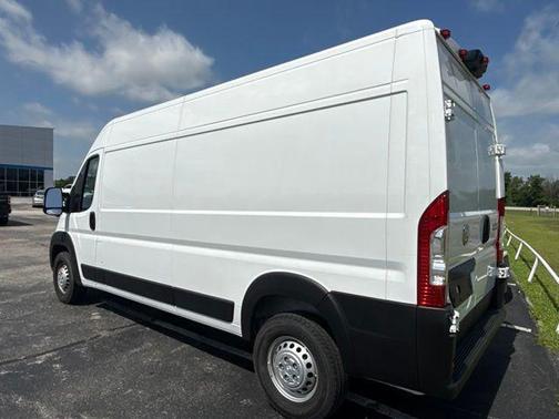 Bright White Clearcoat 2026 RAM ProMaster 2500 Tradesman