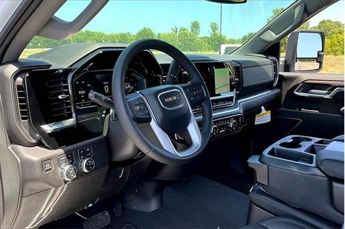 2025 GMC Sierra 2500 SLT