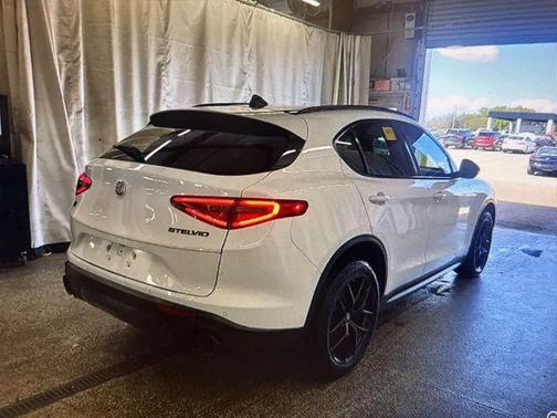 2019 Alfa Romeo Stelvio Base