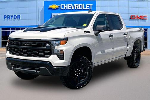 White Sands 2026 Chevrolet Silverado 1500 Custom Trail Boss