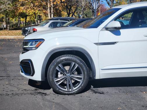 2022 Volkswagen Atlas Cross Sport 2.0T SEL R-Line