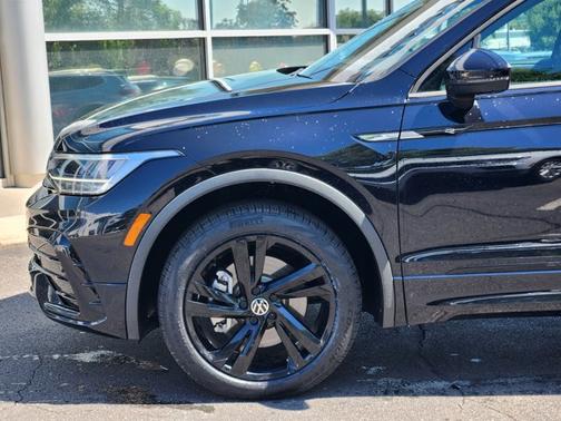 2023 Volkswagen Tiguan 2.0T SE R-Line Black