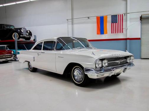 White 1960 Chevrolet Biscayne