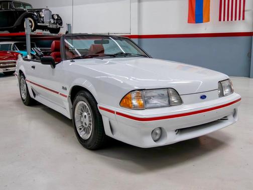 White 1989 Ford Mustang GT