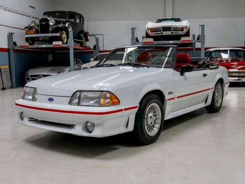 White 1989 Ford Mustang GT