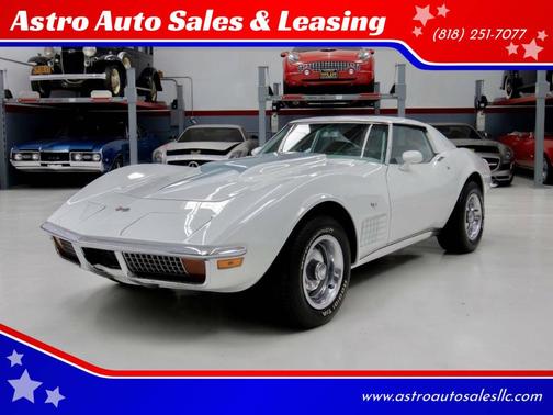 White 1970 Chevrolet Corvette