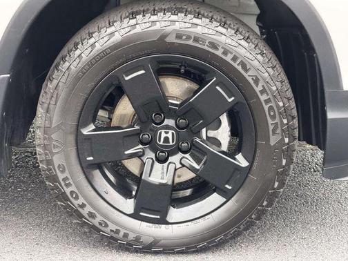 Platinum White 2025 Honda Ridgeline Black Edition