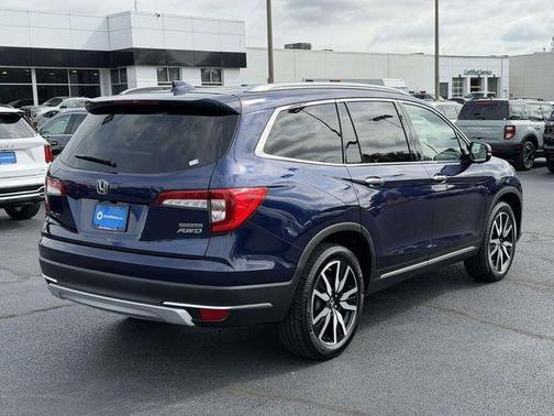 Obsidian Blue Pearl 2022 Honda Pilot Touring 7-Passenger