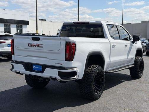 Summit White 2024 GMC Sierra 1500 AT4