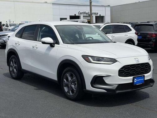 Platinum White Pearl 2026 Honda HR-V LX