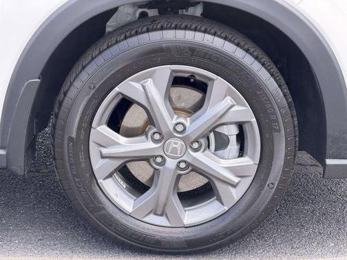 Platinum White Pearl 2026 Honda HR-V LX