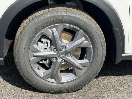 Platinum White Pearl 2026 Honda HR-V LX