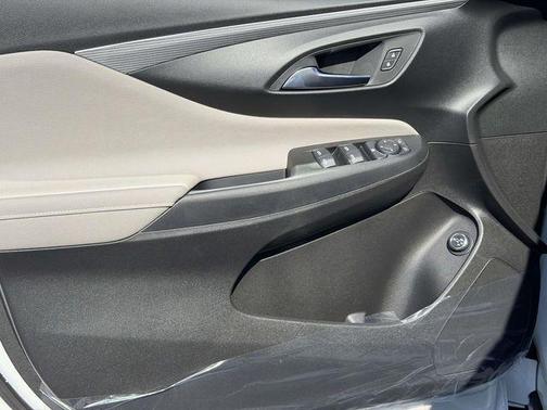 White Frost Tri-Coat 2026 Buick Envista Avenir