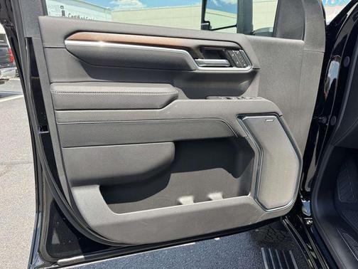 Onyx Black 2026 GMC Sierra 2500 Denali