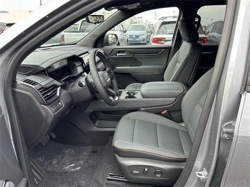 2025 GMC Acadia AT4