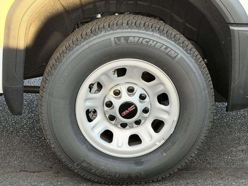 2025 GMC Sierra 2500 Pro