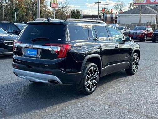 2022 GMC Acadia SLT