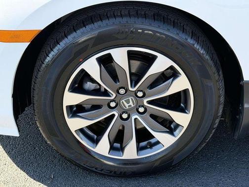 Platinum White Pearl 2024 Honda Odyssey EX-L