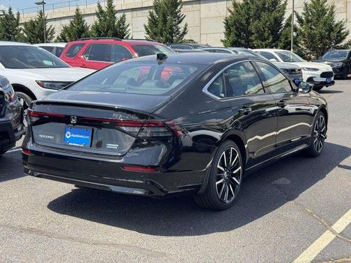 Crystal Black Pearl 2026 Honda Accord Hybrid Touring