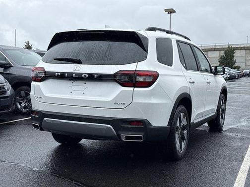 Platinum White Pearl 2026 Honda Pilot Elite