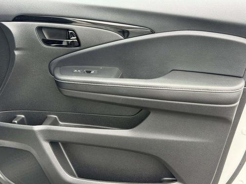 Platinum White Pearl 2022 Honda Passport Elite