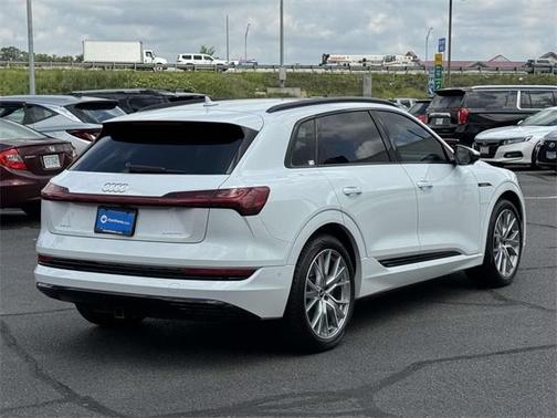 2021 Audi e-tron Prestige