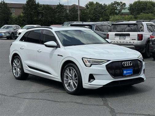 2021 Audi e-tron Prestige