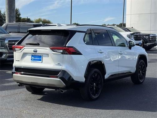 2022 Toyota RAV4 Hybrid SE
