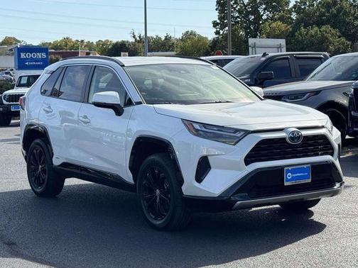 2022 Toyota RAV4 Hybrid SE
