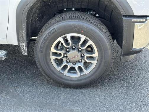 2025 GMC Sierra 3500 SLT
