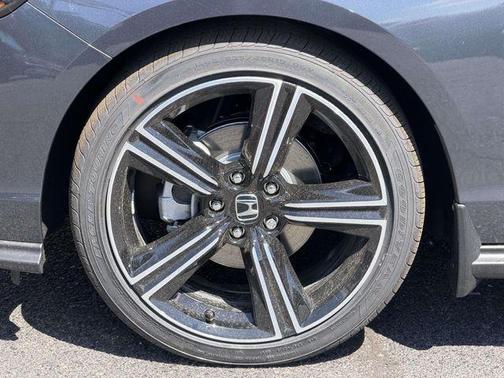 Meteorite Gray Metallic 2026 Honda Accord SE