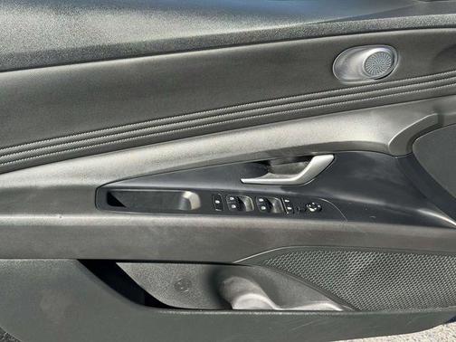Onyx Black 2023 Hyundai ELANTRA Limited