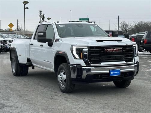 2025 GMC Sierra 3500 Pro