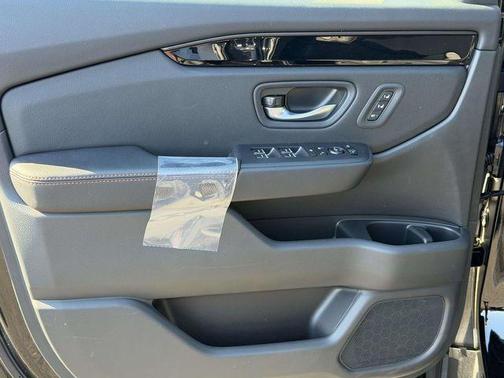 Crystal Black Pearl 2026 Honda Pilot TrailSport