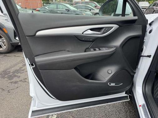 White Tri-Coat 2026 Buick Envision Avenir