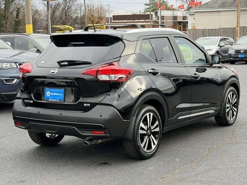 2020 Nissan Kicks SR